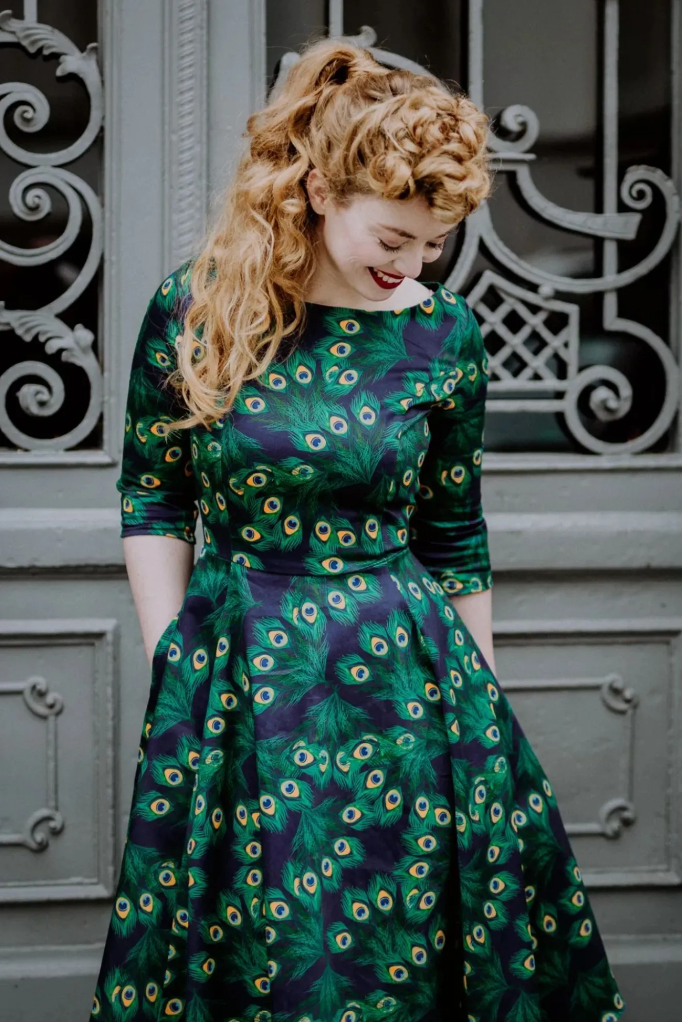 Online Topvintage Boutique Collection Exklusiv Bei Topvintage ~ Adriana Peacock Swing-Kleid Mit Langen Armeln In Marineblau