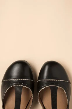 Fashion Miz Mooz Fernie T-Strap Pumps In Schwarz Und Creme