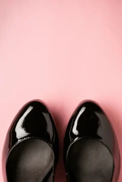 Shop Tamaris Katie Lackpumps In Schwarz